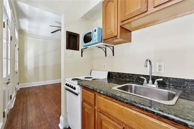 827 Burgundy Street #D, New Orleans, LA 70116 - #2