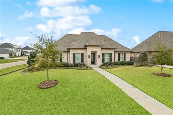 214 Cypress Crossing Drive, Belle Chasse, LA 70037