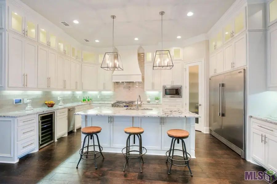 18219 Woodland Cove Dr, Baton Rouge, LA 70817 - Image #2