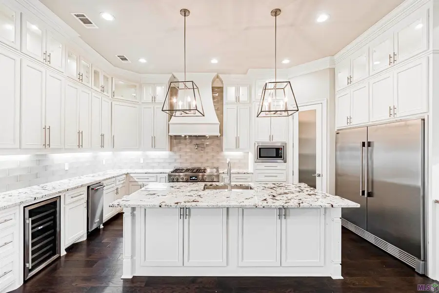 18219 Woodland Cove Dr, Baton Rouge, LA 70817 - Image #3