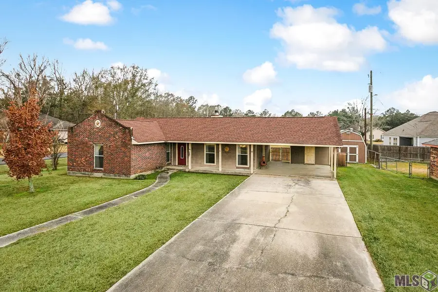 18005 Judith Dr, Zachary, LA 70791 - Image #2