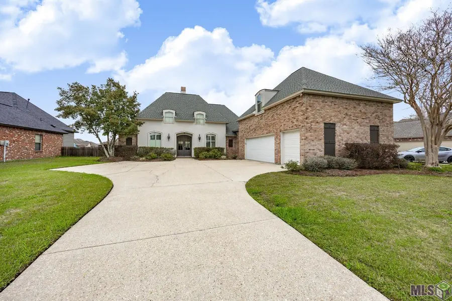 39422 Lakeland Ave, Prairieville, LA 70769 - Image #2