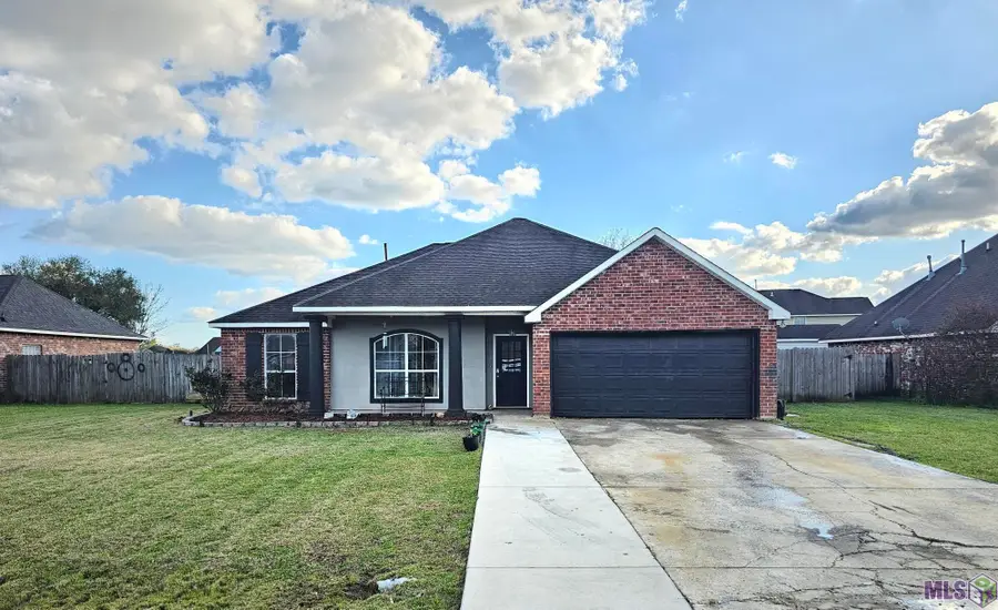 9874 Asheville Dr, Denham Springs, LA 70706 - Image #2