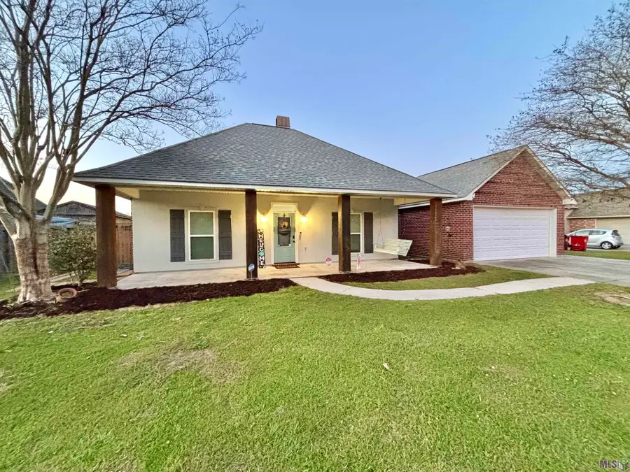8019 Fitzgerald Dr, Denham Springs, LA 70706 - Image #2
