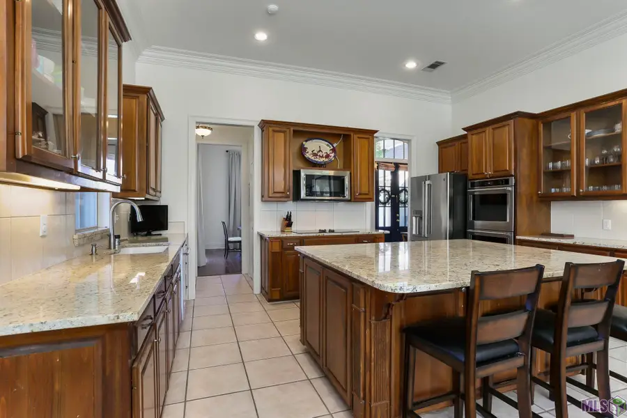 17928 Pecan Shadows Dr, Baton Rouge, LA 70810 - Image #2