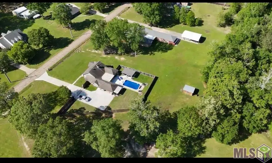 8694 Linkwood Dr, Denham Springs, LA 70706 - Image #3