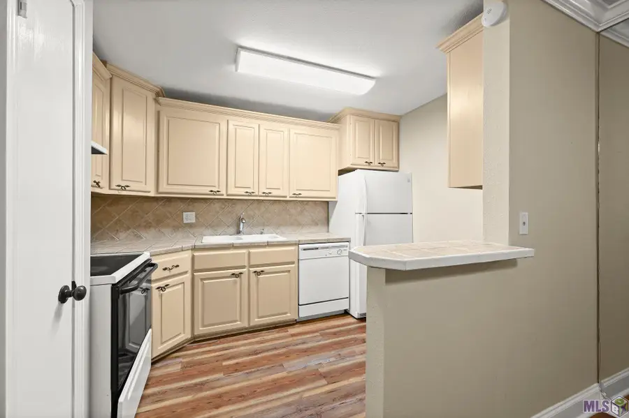 950 S Foster Dr #33, Baton Rouge, LA 70806 - Image #2