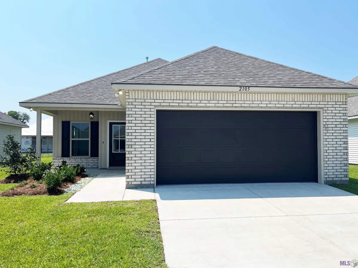 2105 Taylor Dr, Port Allen, LA 70767 - Image #1