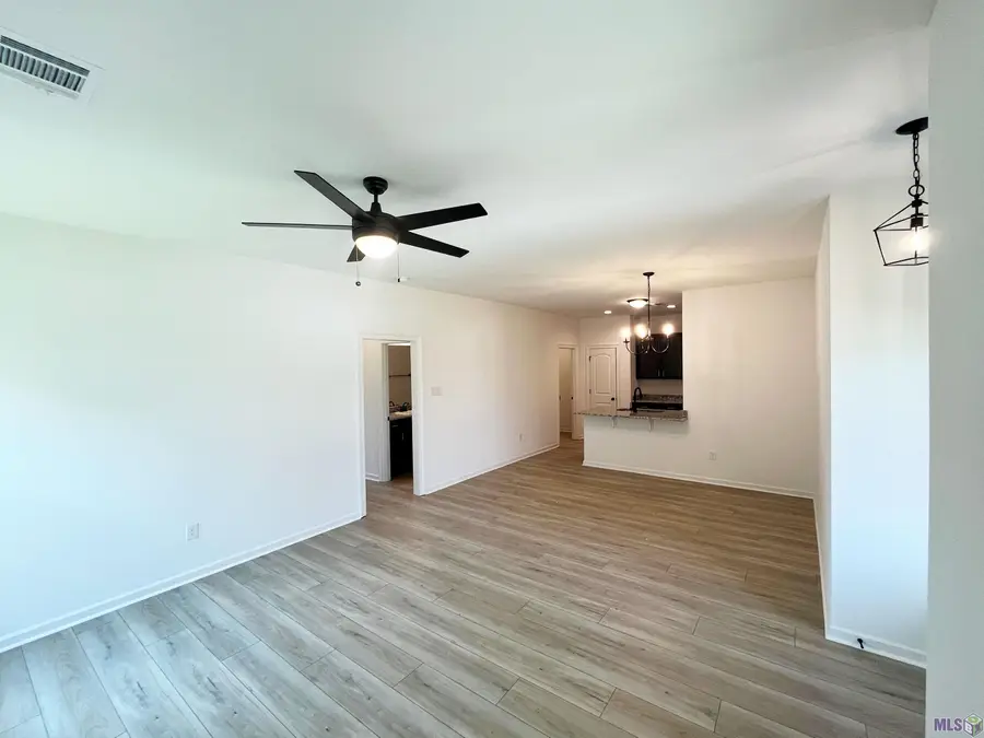 2105 Taylor Dr, Port Allen, LA 70767 - Image #2