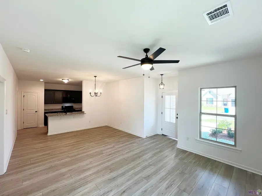 2105 Taylor Dr, Port Allen, LA 70767 - Image #3