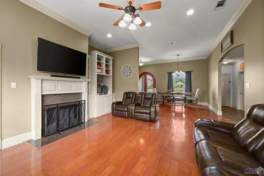 22759 Fairway View Dr, Zachary, LA 70791 - Image #2