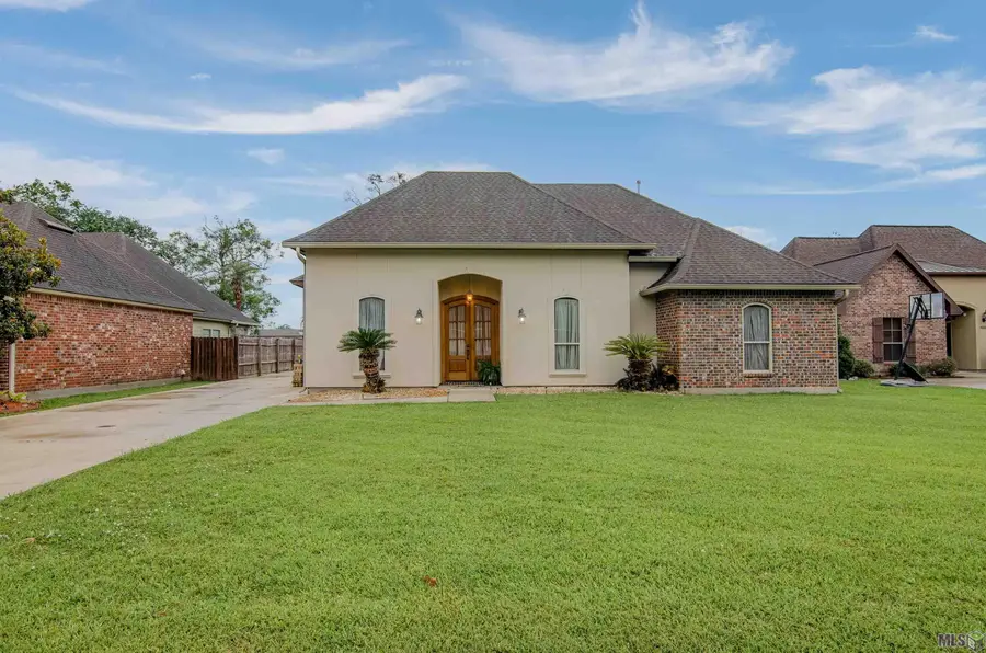 42248 Conifer Dr, Gonzales, LA 70737 - Image #2
