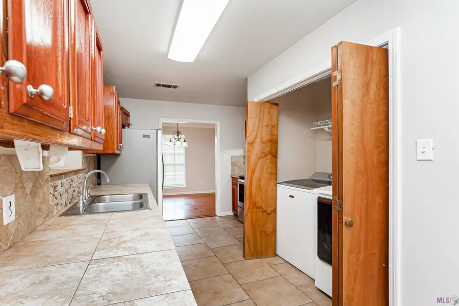 6142 Wright Dr, Baton Rouge, LA 70812 - Image #2