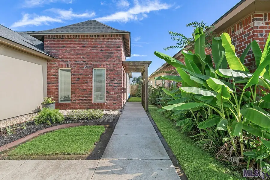 1225 Madrid Ave, Saint Gabriel, LA 70776 - Image #2