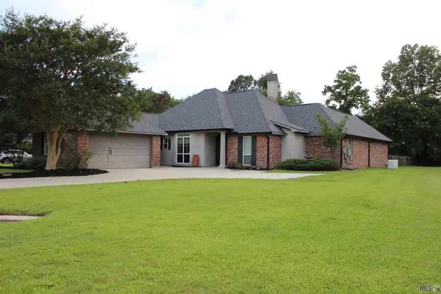 15493 Therese Ct, Prairieville, LA 70769 - Image #2