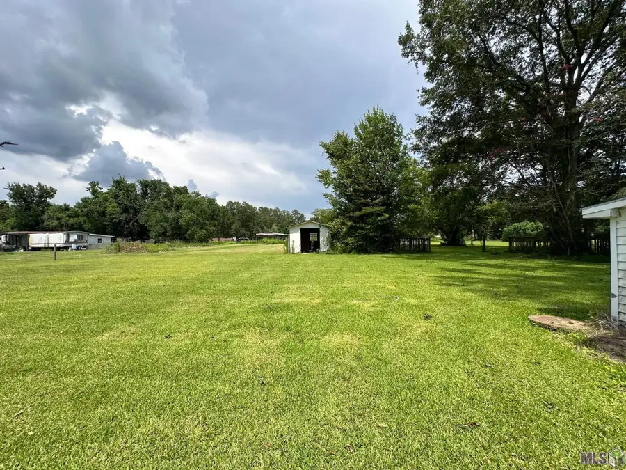13352 Adam Templet Rd, Gonzales, LA 70737 - Image #2