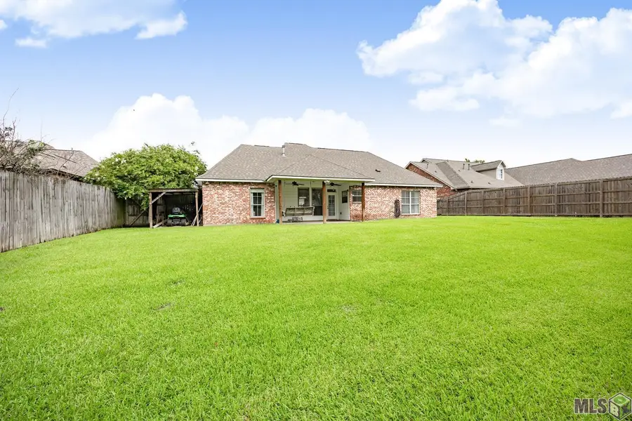 723 Water Oak Dr, Brusly, LA 70719 - Image #2