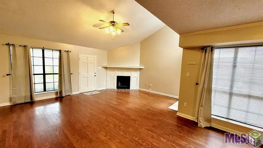 5624 Moorstone Dr, Baton Rouge, LA 70820 - Image #3