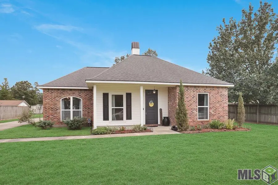 7675 Elmwood Dr, Denham Springs, LA 70706 - Image #2