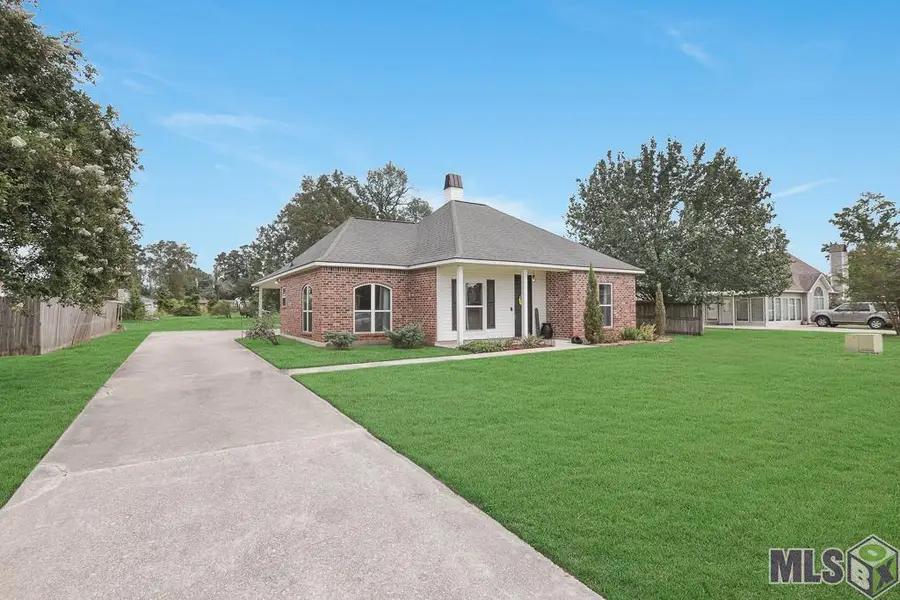 7675 Elmwood Dr, Denham Springs, LA 70706 - Image #3