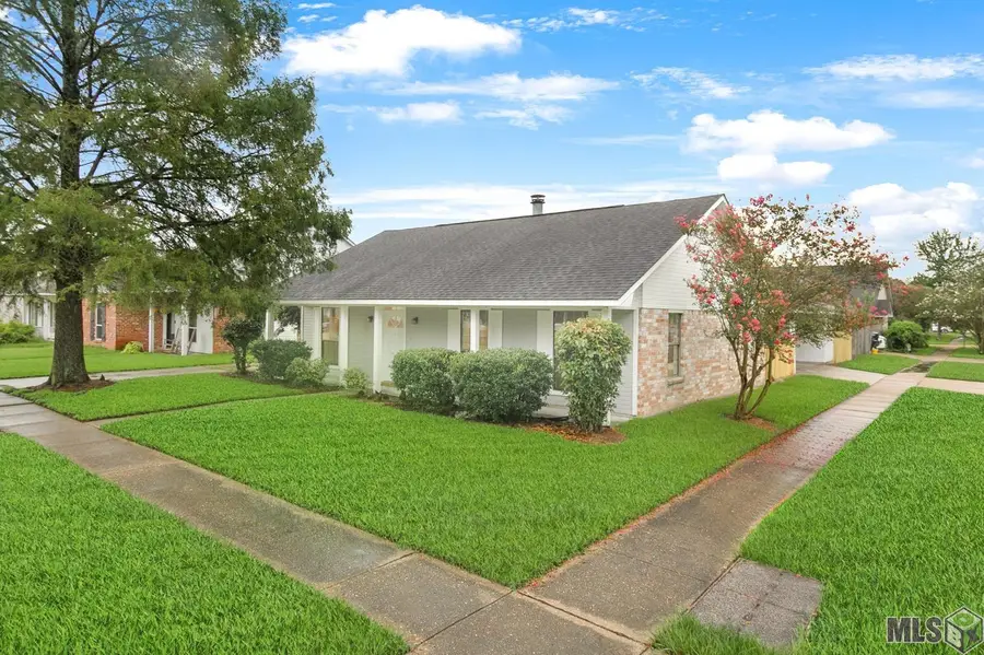 787 Hadley Dr, Baton Rouge, LA 70820 - Image #2