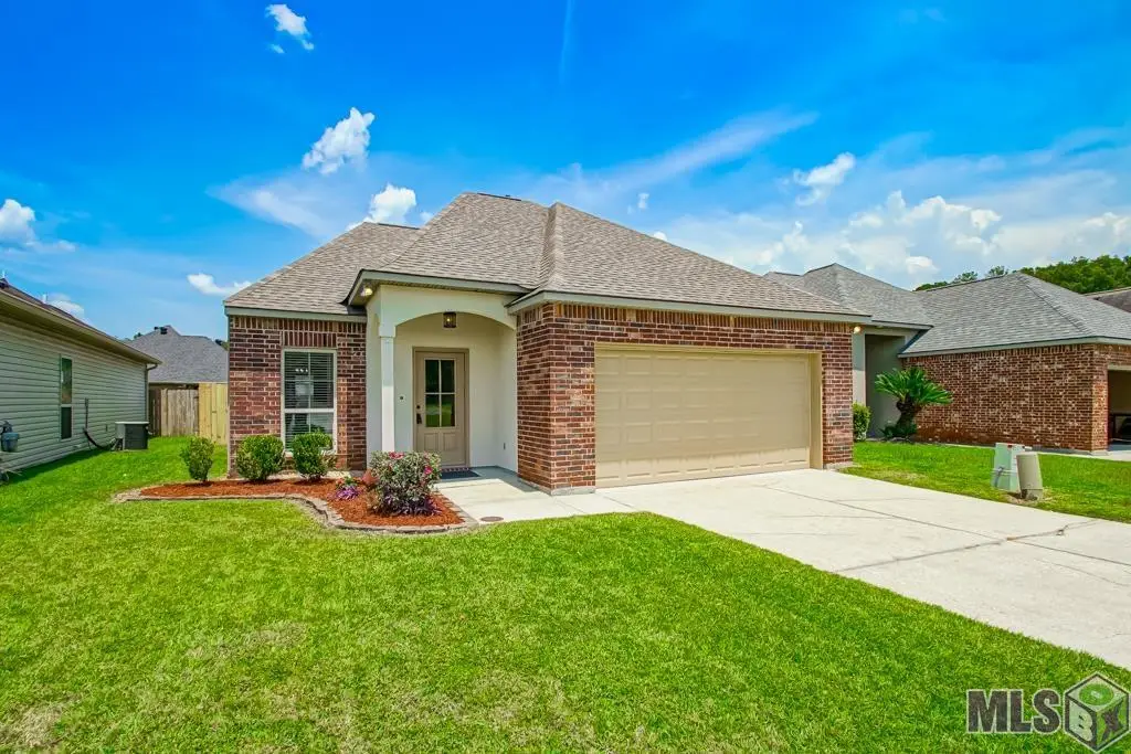 11441 Ashwood Ct, Denham Springs, LA 70726 - Image #1