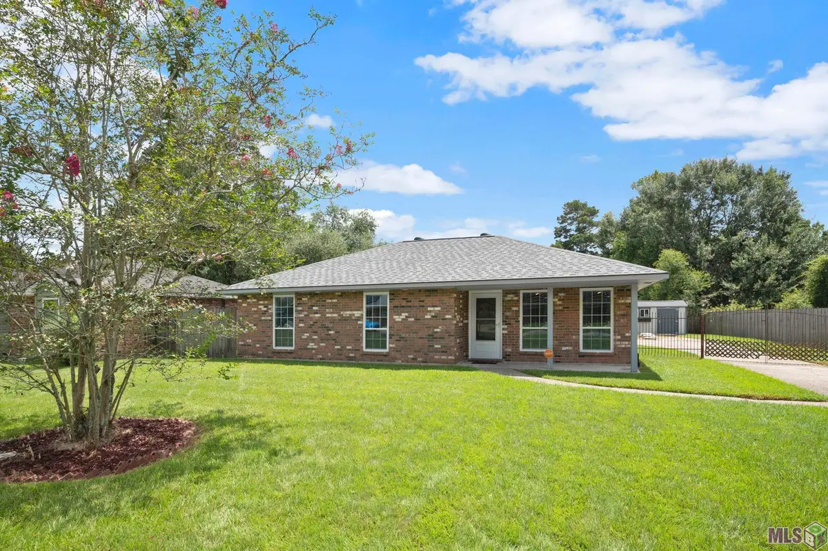 9168 Shadow Bluff Ave, Denham Springs, LA 70726 - Image #1