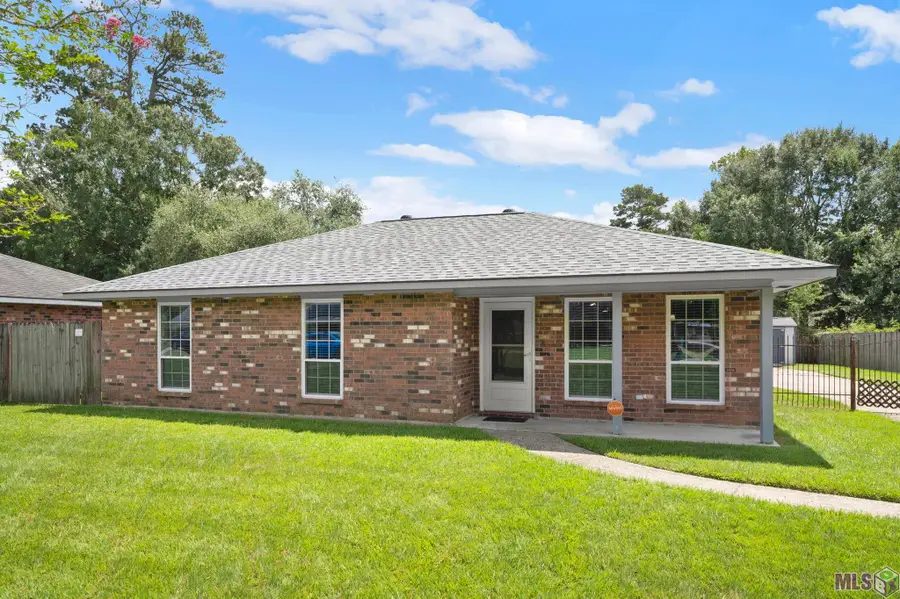 9168 Shadow Bluff Ave, Denham Springs, LA 70726 - Image #2
