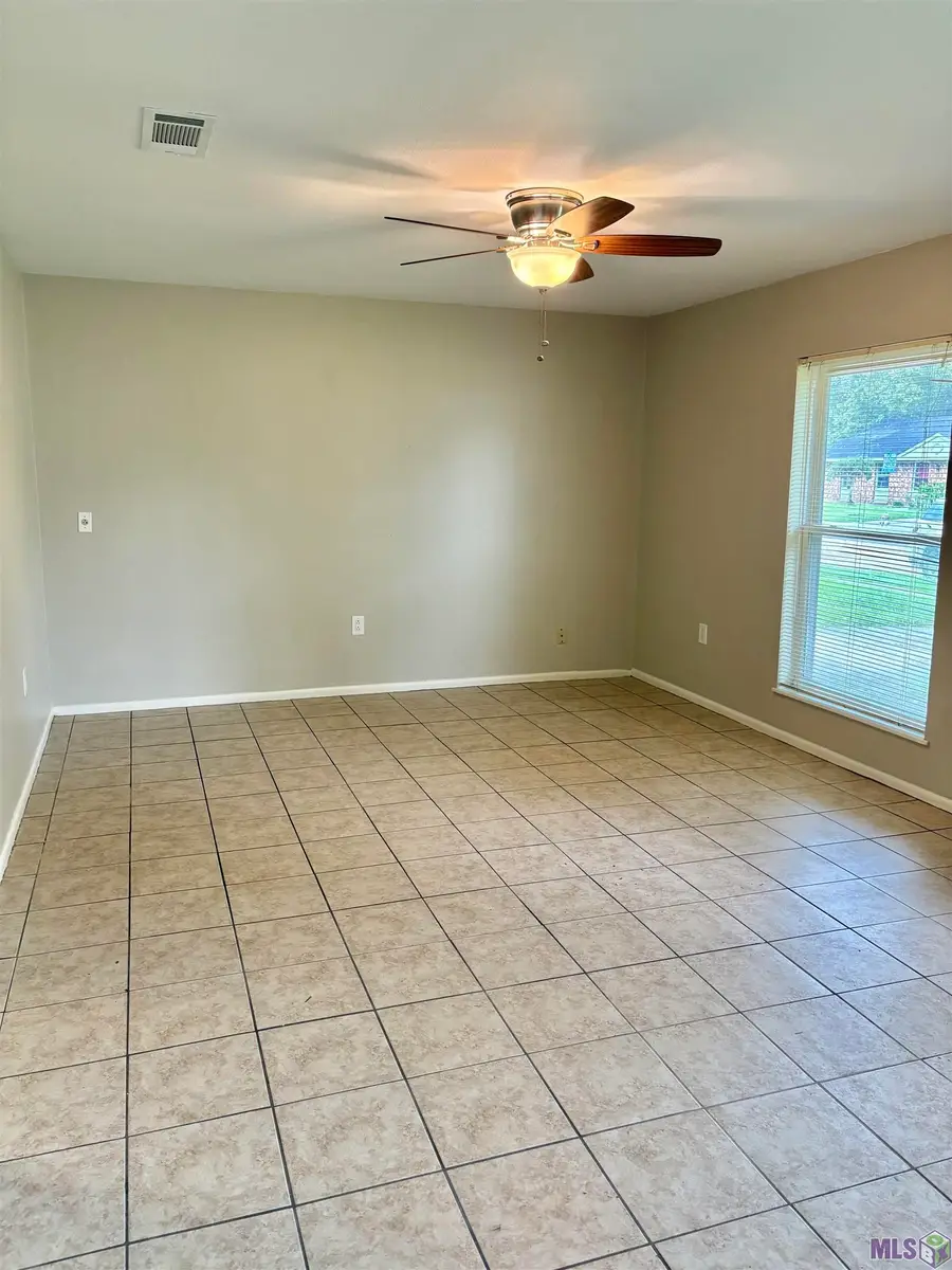 11643 Auburn Dr, Baton Rouge, LA 70810 - Image #2