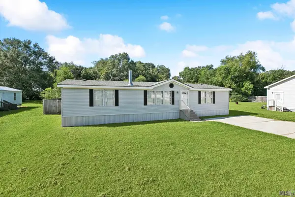 9434 Deer Trail Ave, Zachary, LA 70791