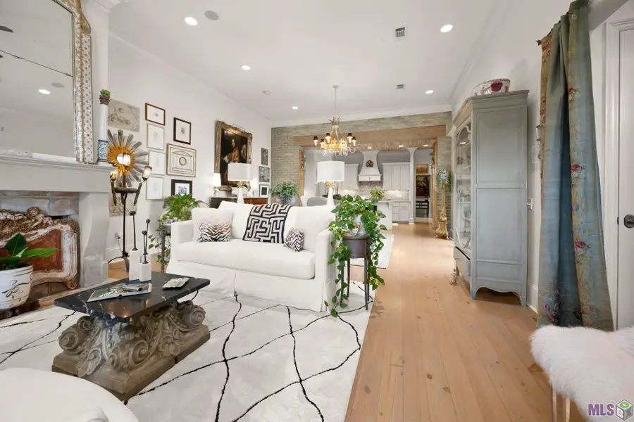 2237 Perkins Ln, Baton Rouge, LA 70808 - Image #2