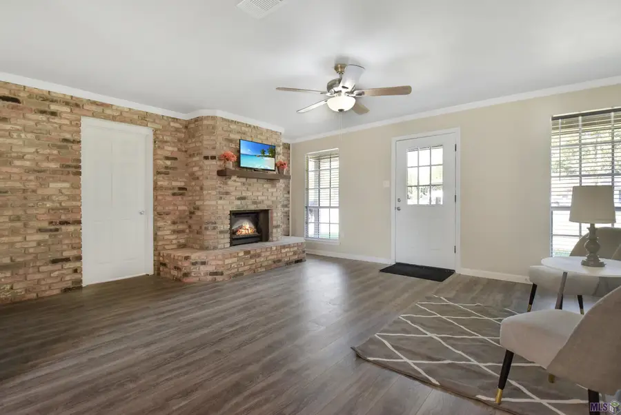 16487 Chris Dr, Prairieville, LA 70769 - Image #2