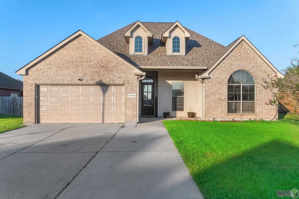 41220 Colonial Dr, Sorrento, LA 70778 - Image #1