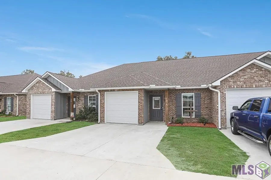 8065 Lockhart Rd #4D, Denham Springs, LA 70726 - Image #2
