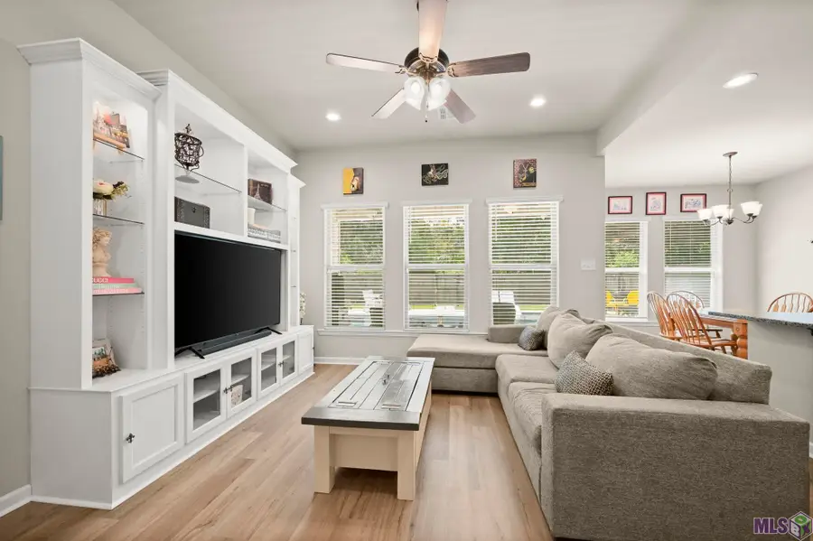 13902 Colt Dr, Denham Springs, LA 70726 - Image #3