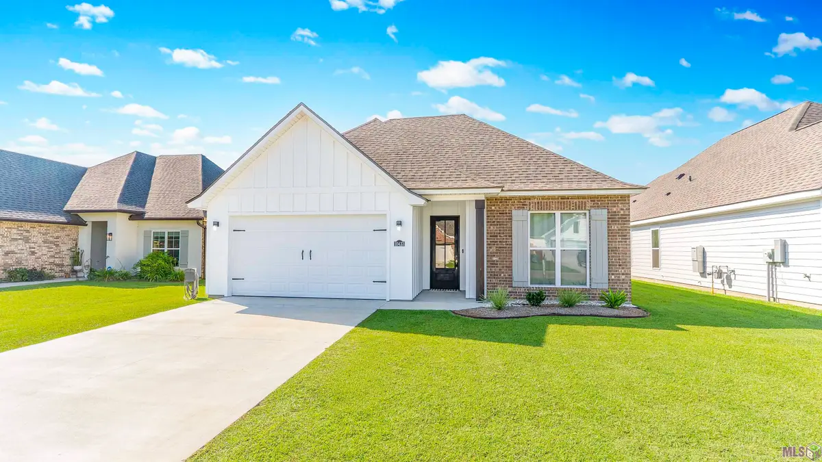 10433 Highland Lakes Dr, Denham Springs, LA 70726 - Image #1