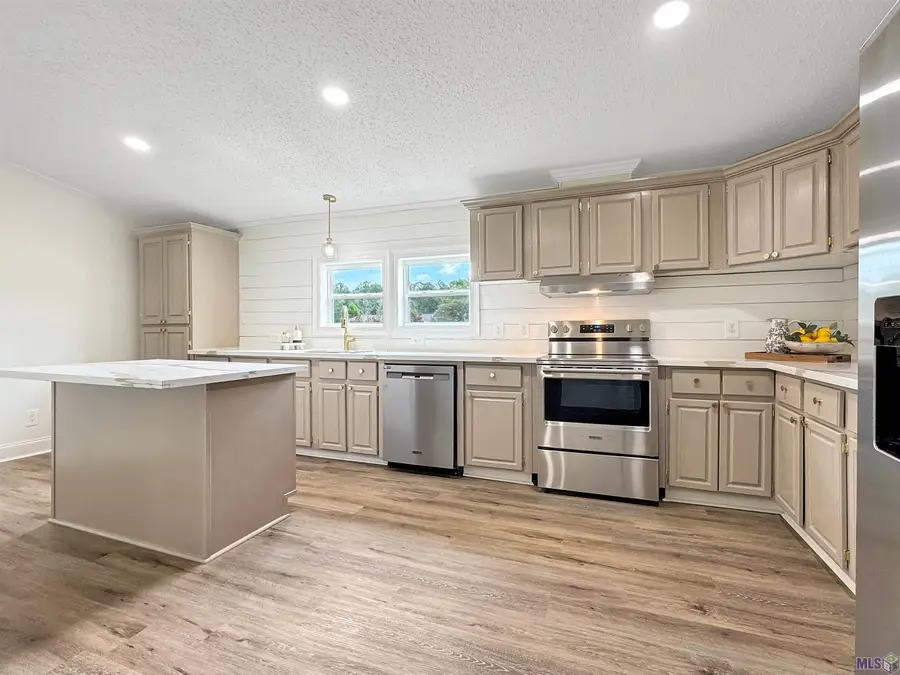 32279 Tuck Ln, Denham Springs, LA 70706 - #2