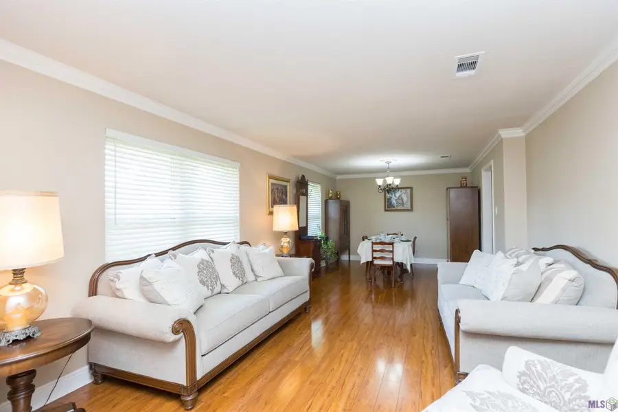 12875 King John Pl, Baton Rouge, LA 70815 - Image #2