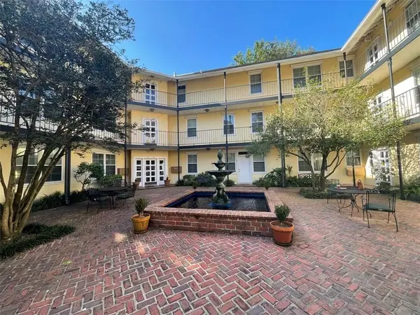 7444 St Charles Avenue #303, New Orleans, LA 70118