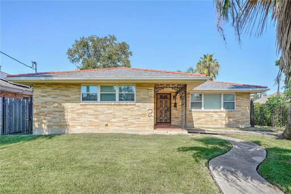 1239 Seville Drive, New Orleans, LA 70122 - Image #1