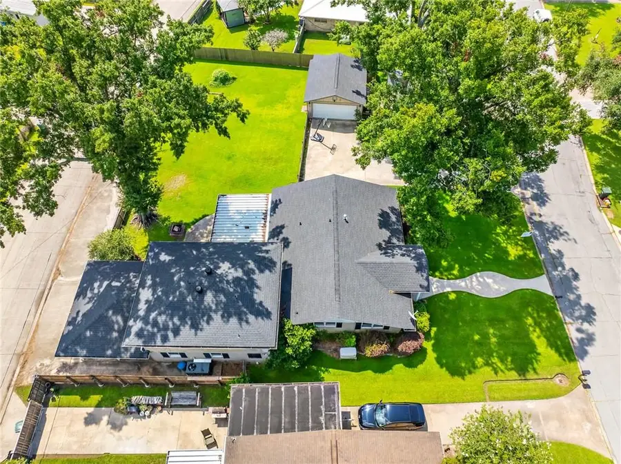 11 Austin Dr, Houma, LA 70360 - Image #2