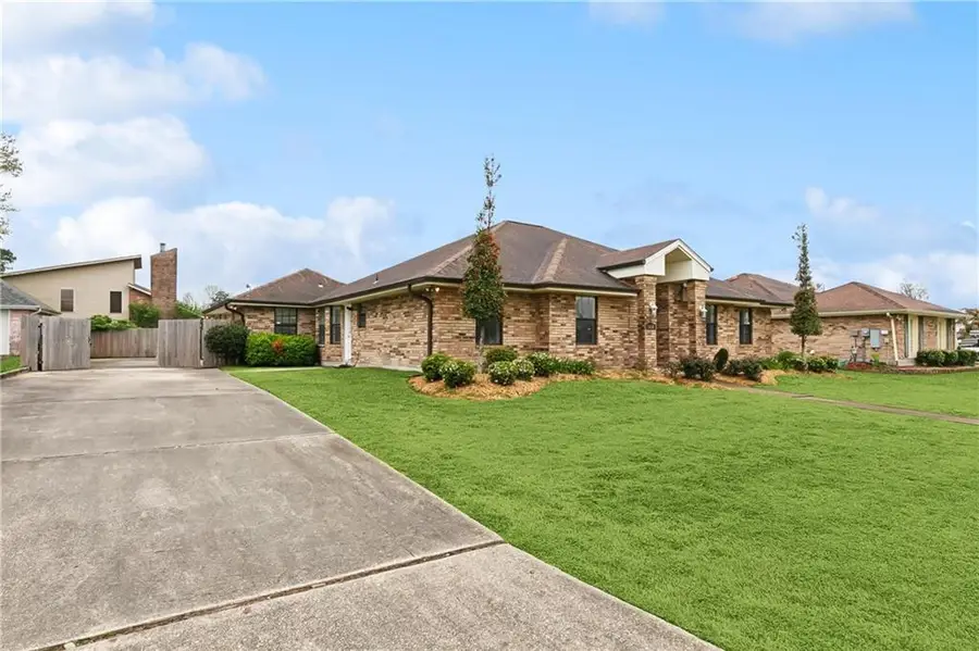 3404 Lake Des Allemands Drive, Harvey, LA 70058 - Image #2