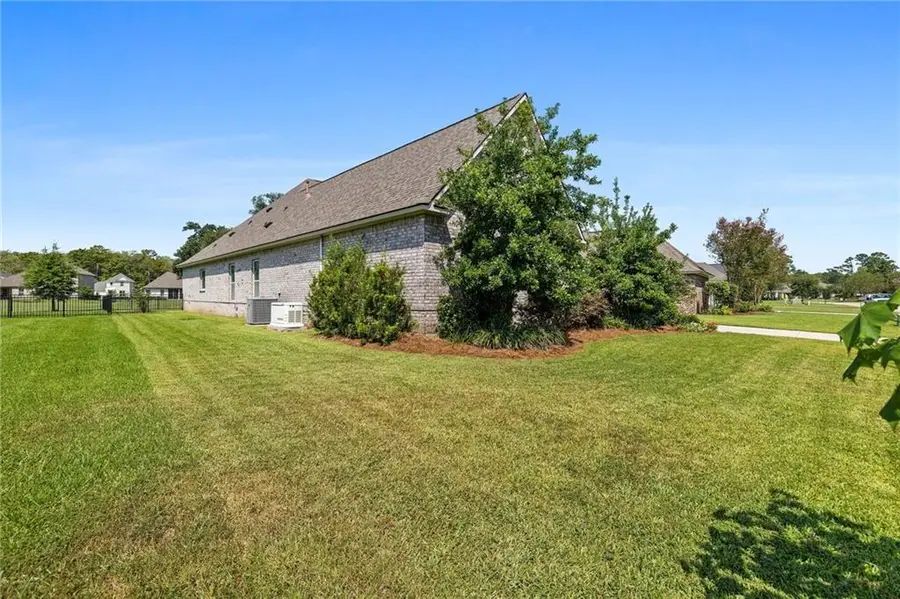 23375 Noble Oak Drive, Springfield, LA 70462 - Image #3