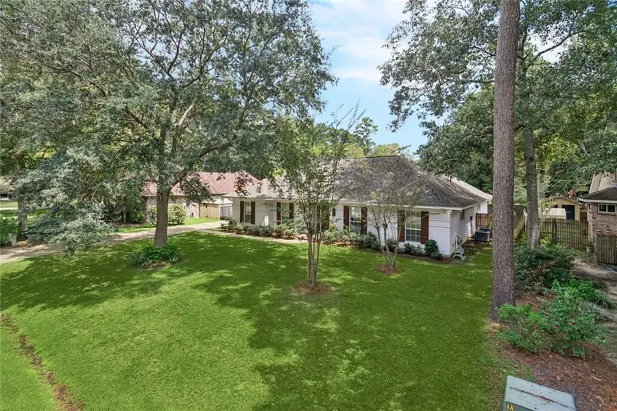 555 Laura South Drive, Mandeville, LA 70448 - Image #2
