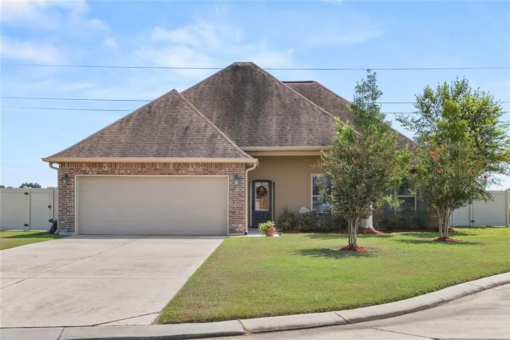 252 Carriage Way, Thibodaux, LA 70301 - Image #1
