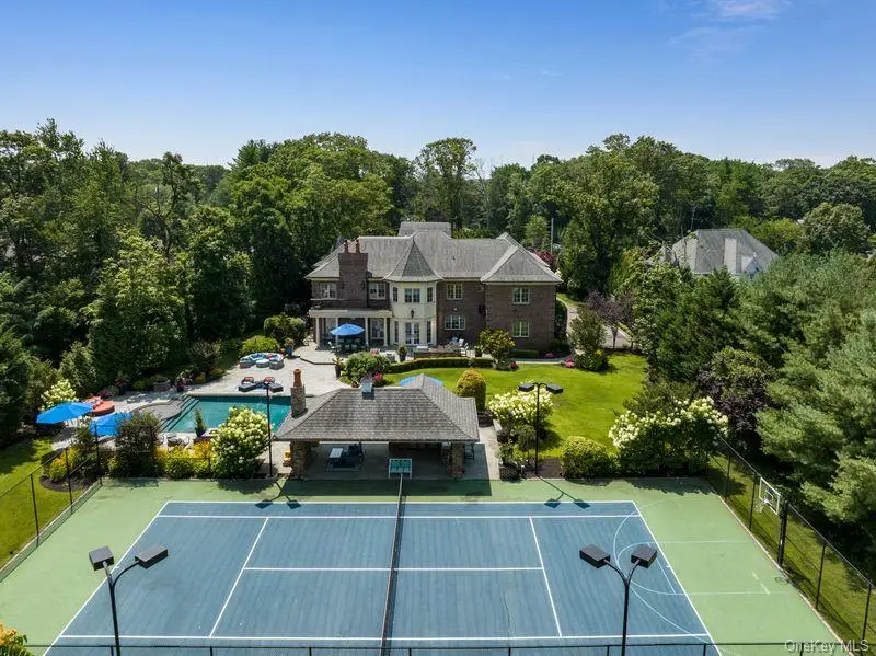 5 Kodiak Drive, Woodbury, NY 11797 - #1