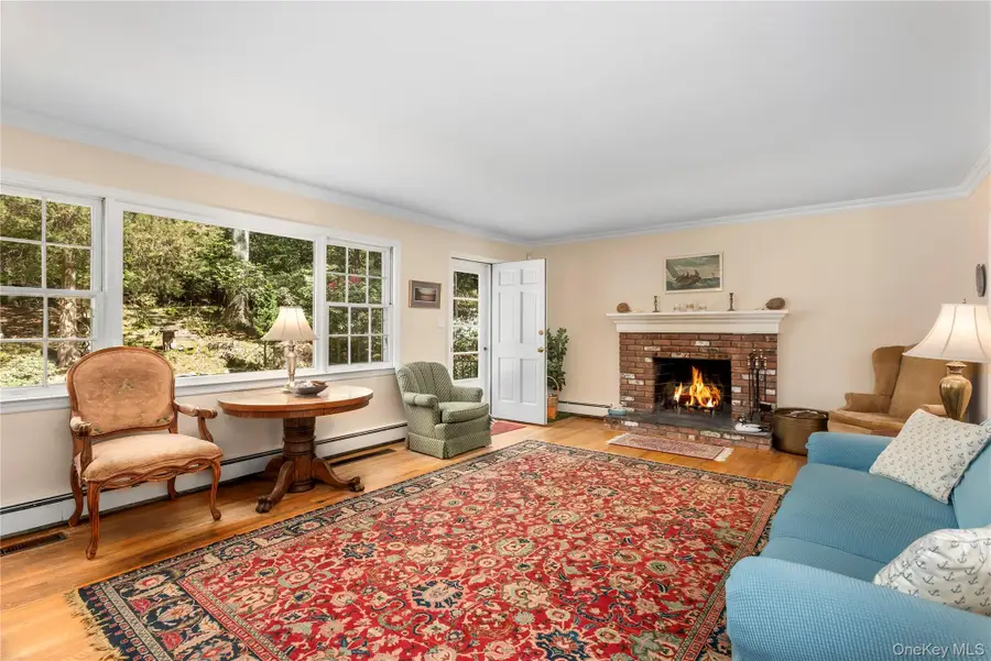 17 Pringle Road, Miller Place, NY 11764 - #2