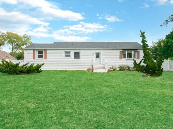 1837 Lincoln Avenue, Holbrook, NY 11741