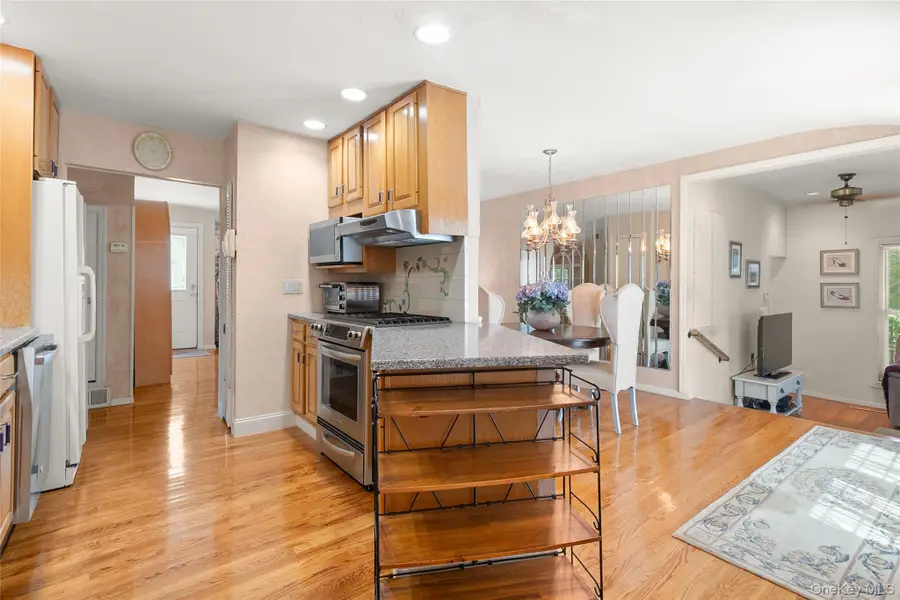 46 39th Street, Islip, NY 11751 - #3