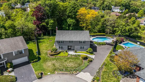 4 High Court, Bayville, NY 11709